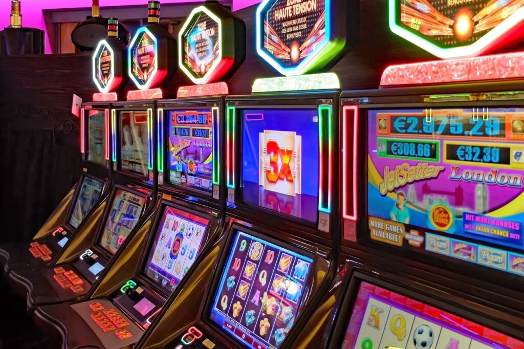 Slot Spins or Race Wins? Comparing the Excitement of Online Casinos and Motorsport Betting